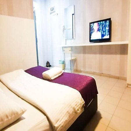 Biz Hotel Batu Pahat Ngoại thất bức ảnh