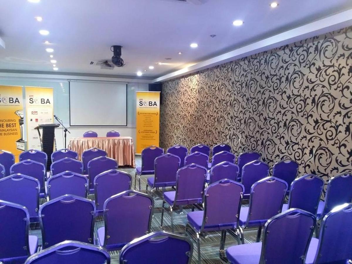 Biz Hotel Batu Pahat Ngoại thất bức ảnh