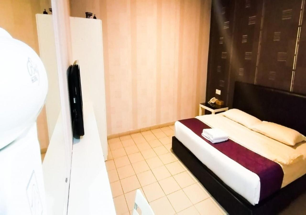 Biz Hotel Batu Pahat Ngoại thất bức ảnh